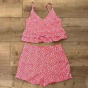 ❤️NWOT Billabong matching floral shorts & crop top